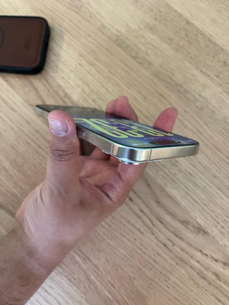 İPHONE 16 PRO TİTANYUM BEYAZ - 8