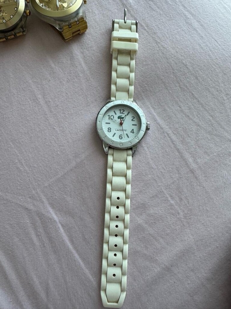 lacoste kol saati