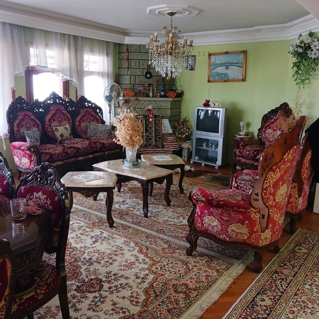 Antika oymalı Koltuk Takımı(yer yalova_çınarcık)