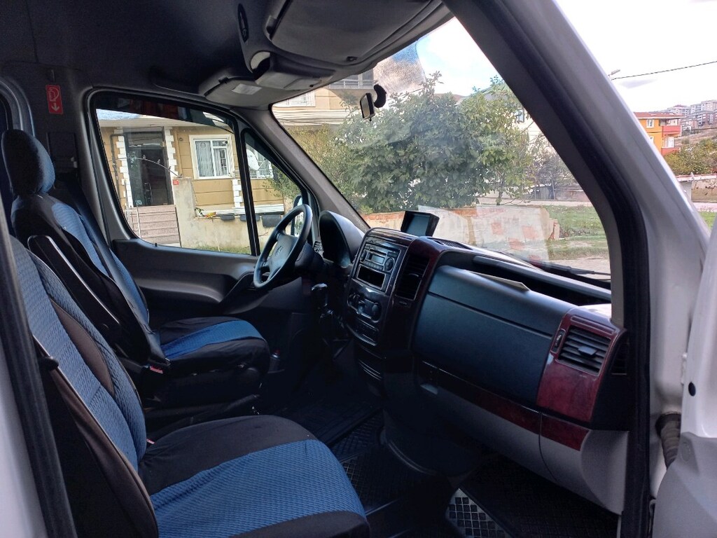 2012 model 16+1 sprinter - 9