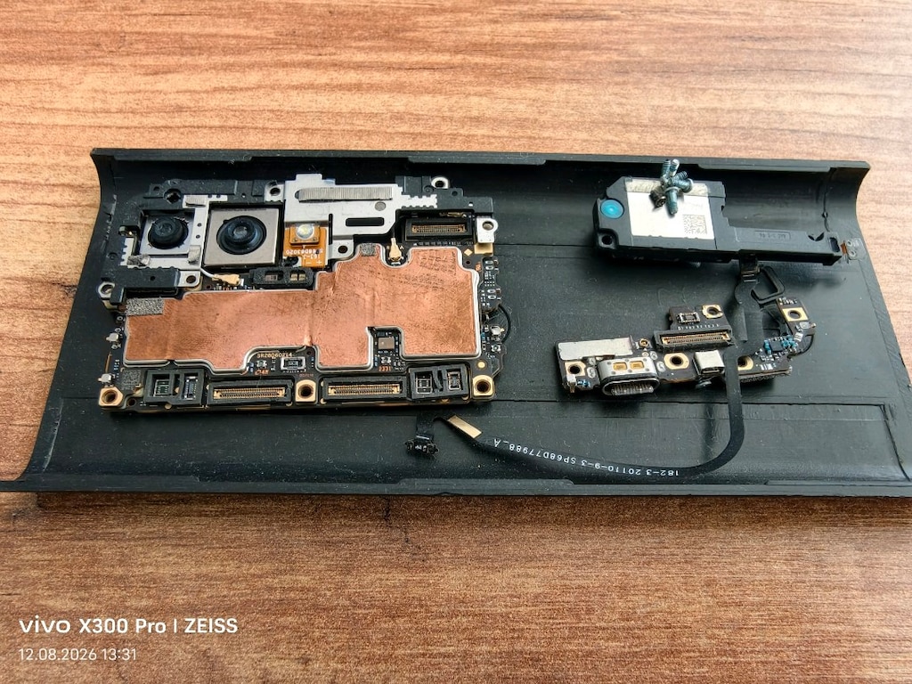 Motorola Razr 40 Ultra 5G Server Kayıtlı Anakart Kamera Şarj