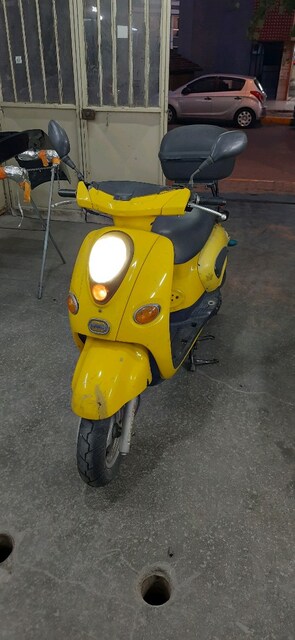 scooter motorsiklet