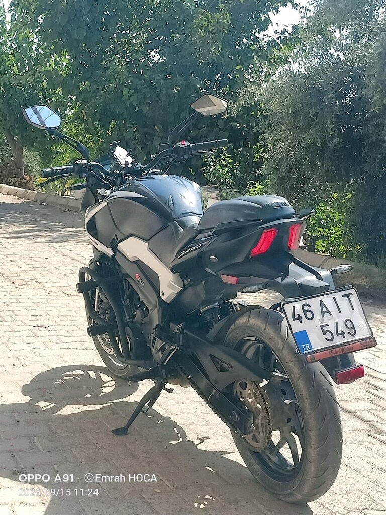 Bajaj Dominar - 2