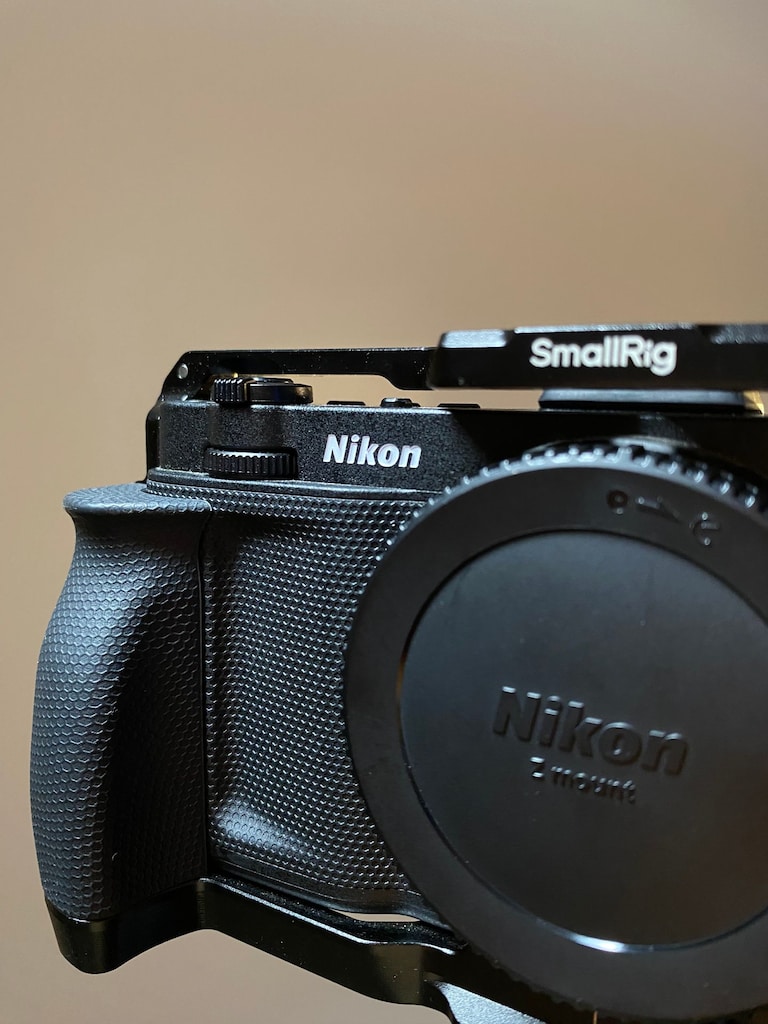 Nikon ZR 6K Body / SmallRig Kafes + Ek Orijinal Batarya - 12
