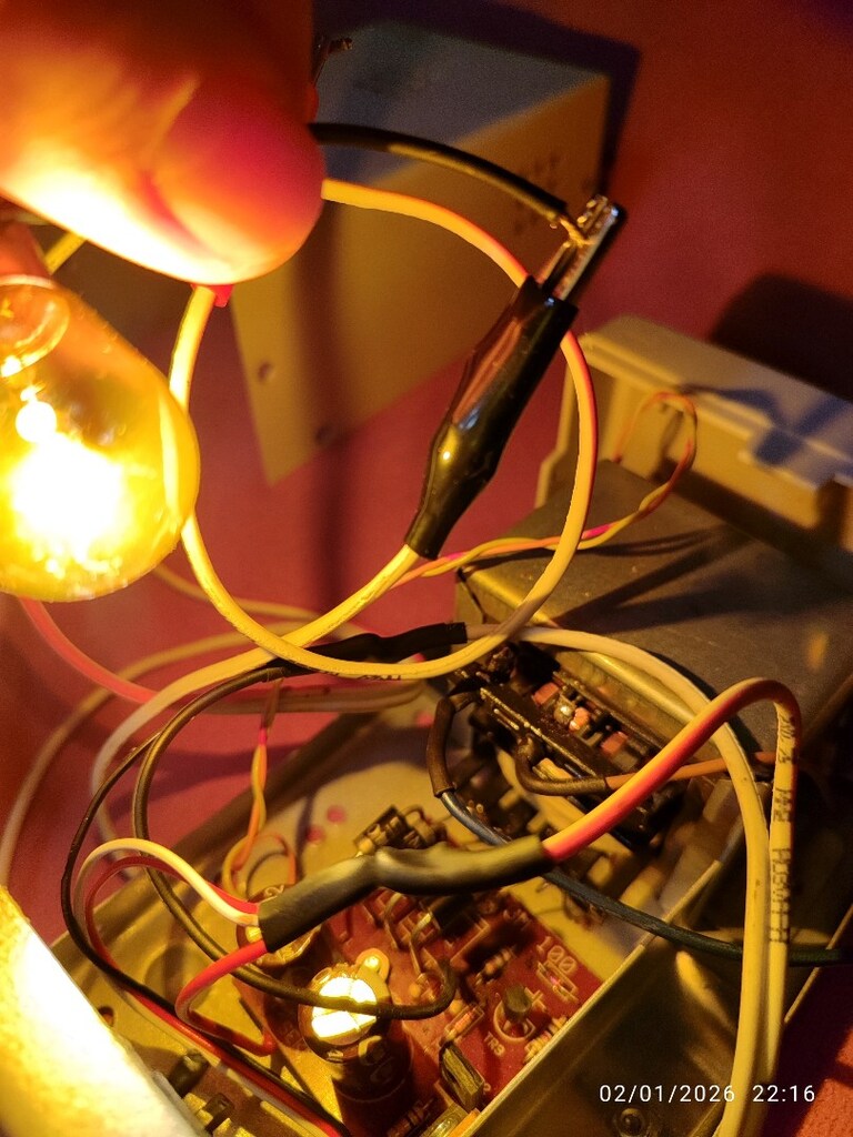 sekma marka sabit 12 volt 3 amper voltmetreli adaptör 900tl - 5