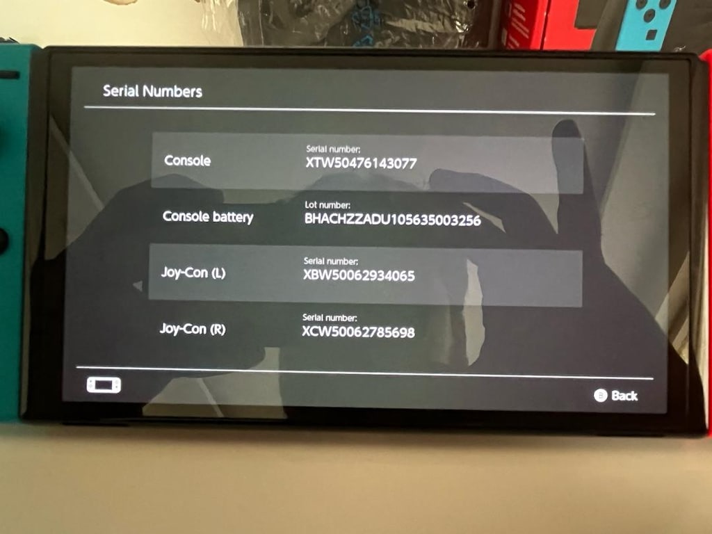 Kusursuz Switch OLED + Tam Kutu Aksesuar + 3 Fiziksel & 4 Dijital Oyun - 15