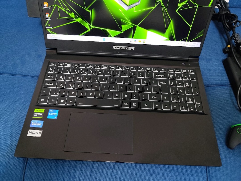 İ5 12450H + 6 GB RTX 3050 + 16 GB RAM + 512 SSD + Monster Oyun Laptop - 10