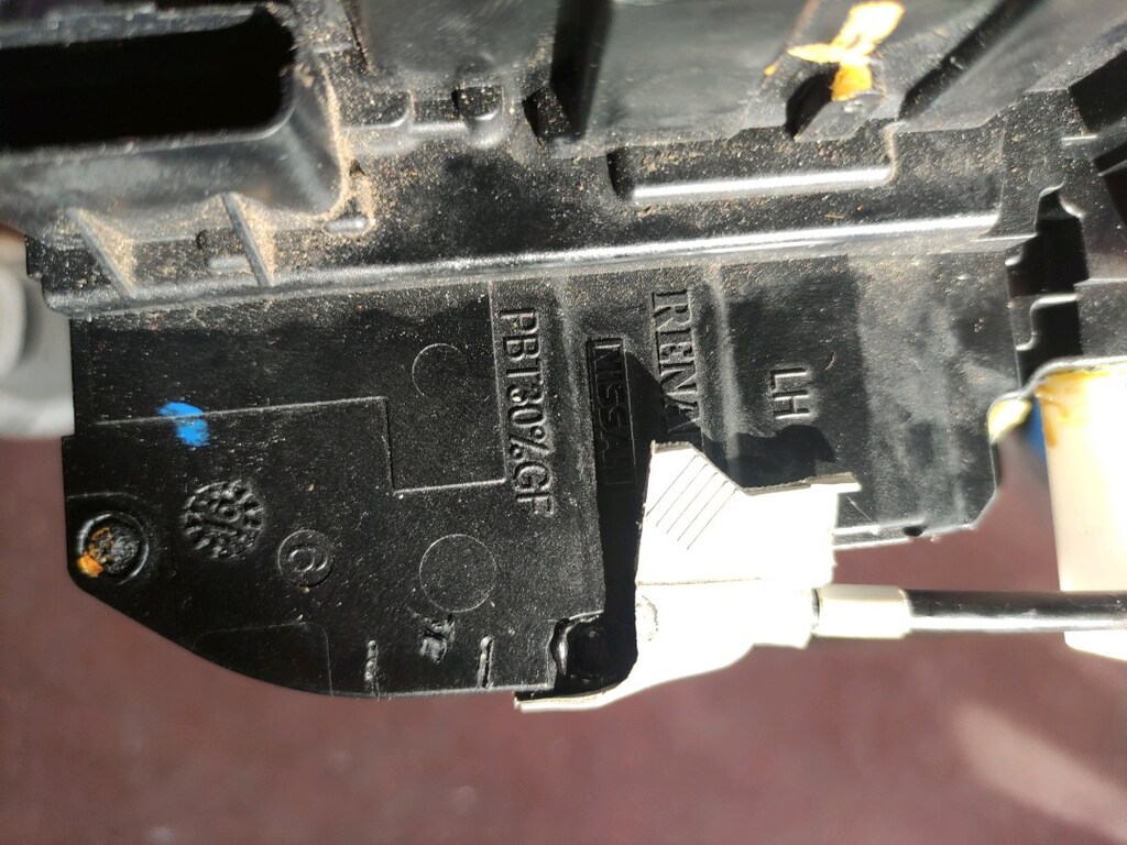 Nissan Qashqai sol ön kapı kilidi orijinal - 5