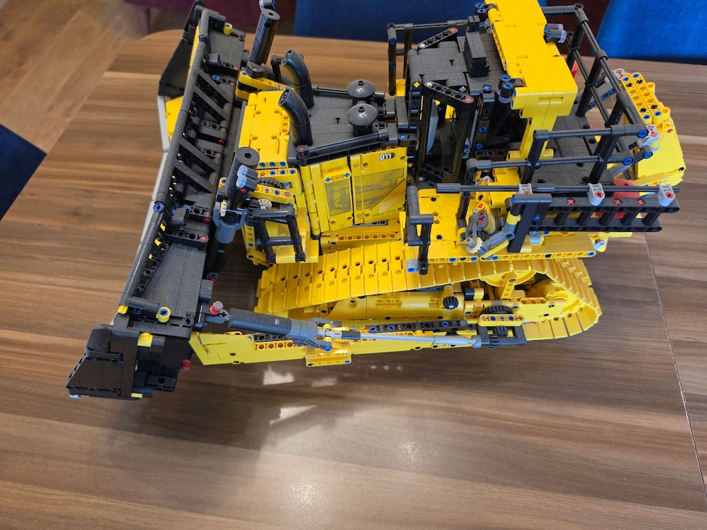 LEGO Technic 42131 Uygulama Kumandalı Cat D11 Buldozer - 6