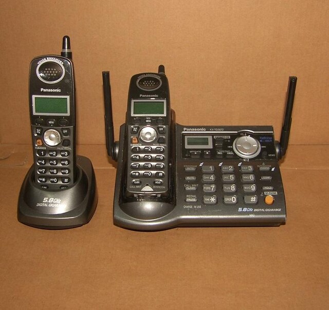 Panasonic KX-TG5672 5.8 GHz Çift Ahizeli Tek Hatlı Kablosuz Telefon