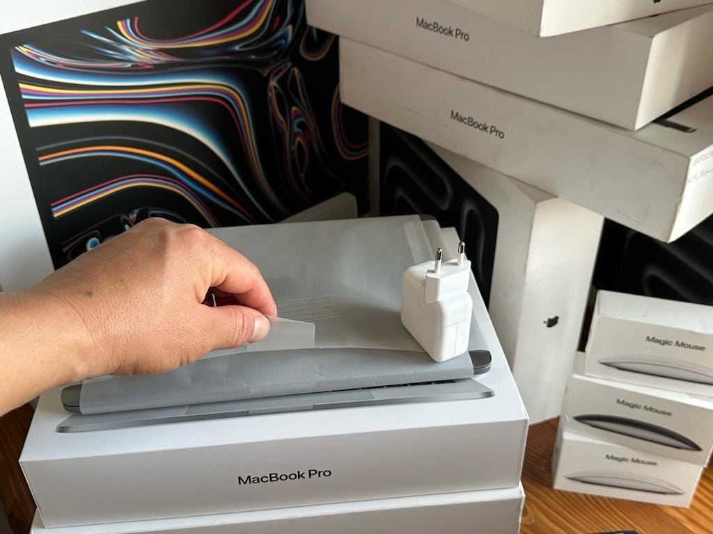 pil sağlığı çok iyi devir sayısı çok düşük macbook pro M2 çipli 13” - 18