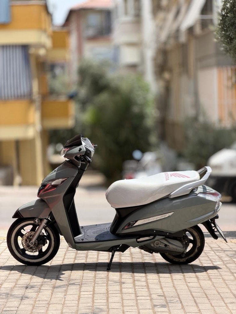 2023 model 17.000 km Nardo gri Activa - 3