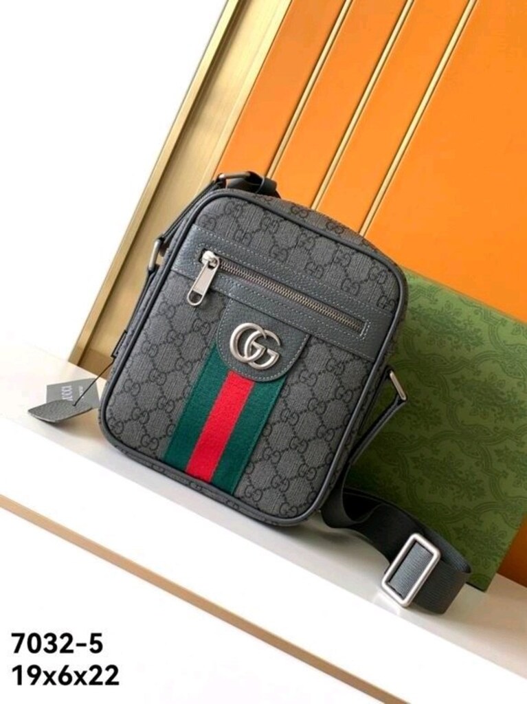Gucci askılı çanta