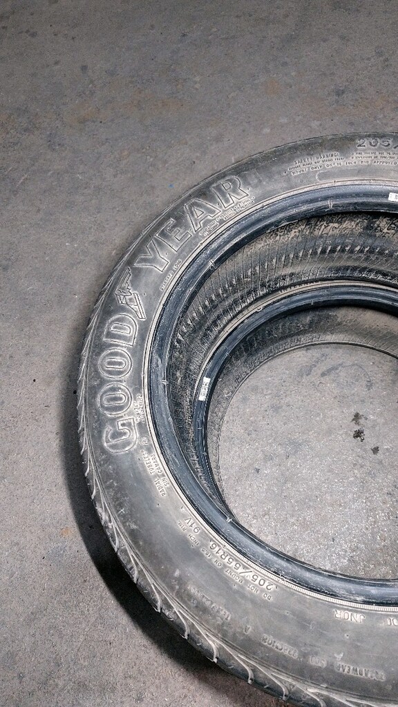 Goodyear Marka 205 / 55 / 16 Ebatında 2 Adet Lastik - 9