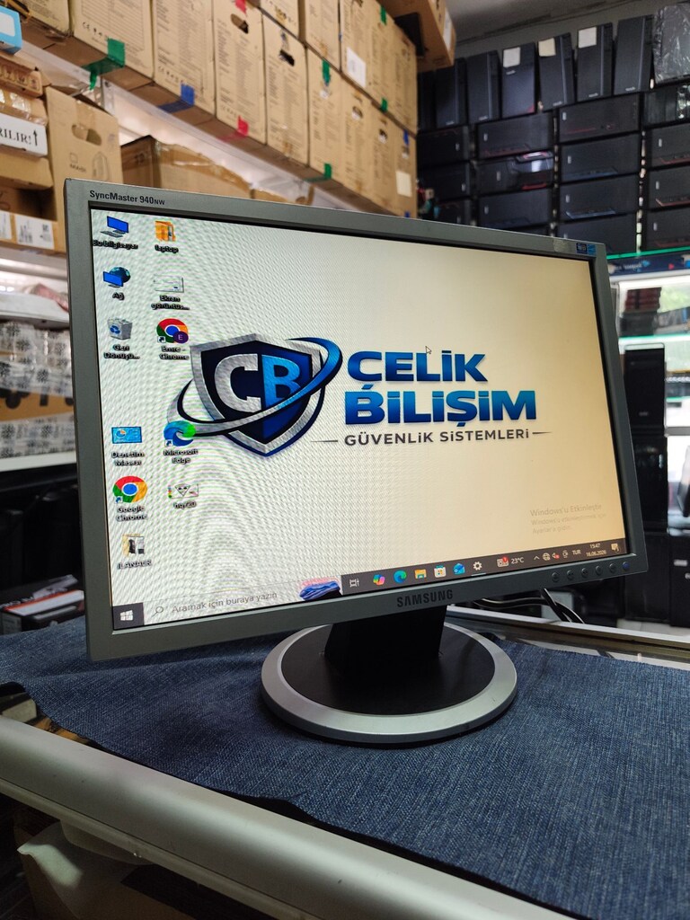 Samsung SyncMaster 940BW monitör - 2