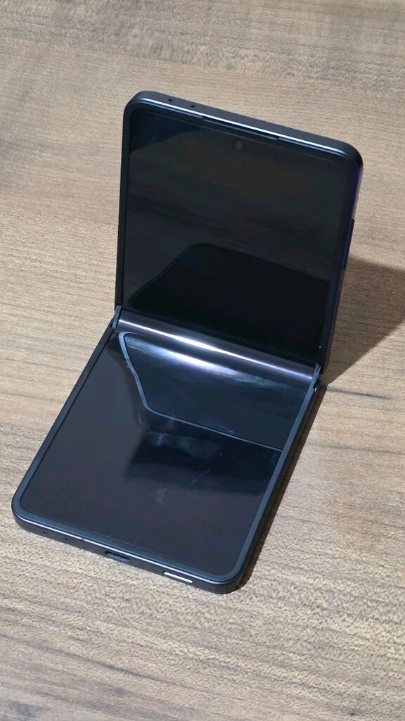 Samsung Z Flip 7 SIFIR GİBİ - 7
