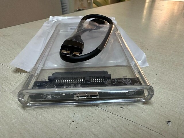 HARSDİSK KUTUSU 2,5 inch LAPTOP İÇİNDE OLAN 3.0 SATA VEYA SSD OLUR