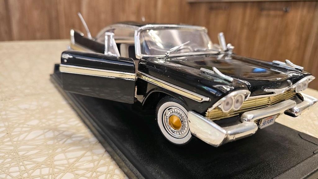 1958 Plymouth Fury Siyah Model Araba – Orijinal Vitrin Ayağıyla 1:18 - 9