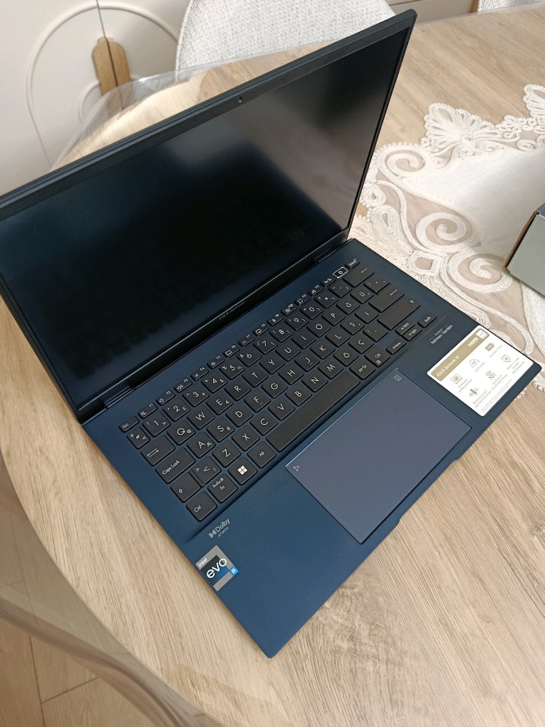 Asus Zenbook 14 - 13
