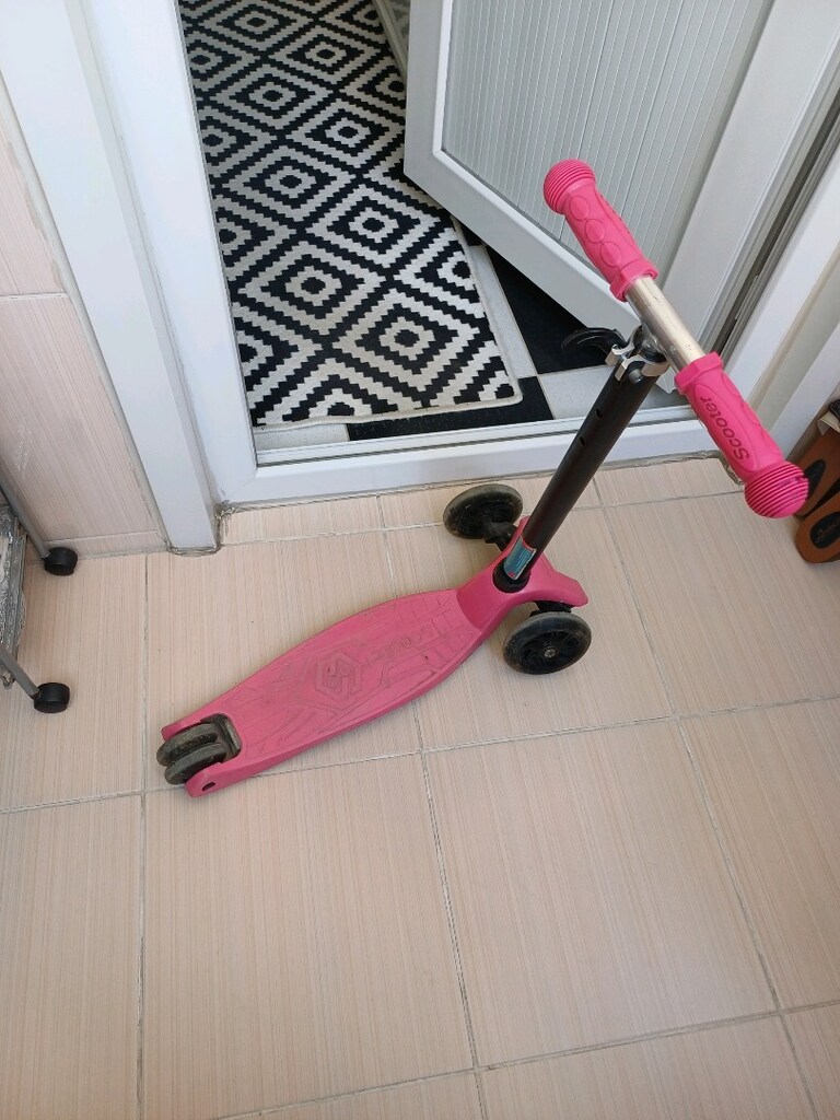 Pembe Siyah Scooter - 2