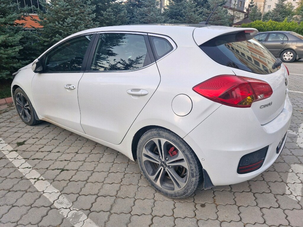 Kia Ceed Premium - 2