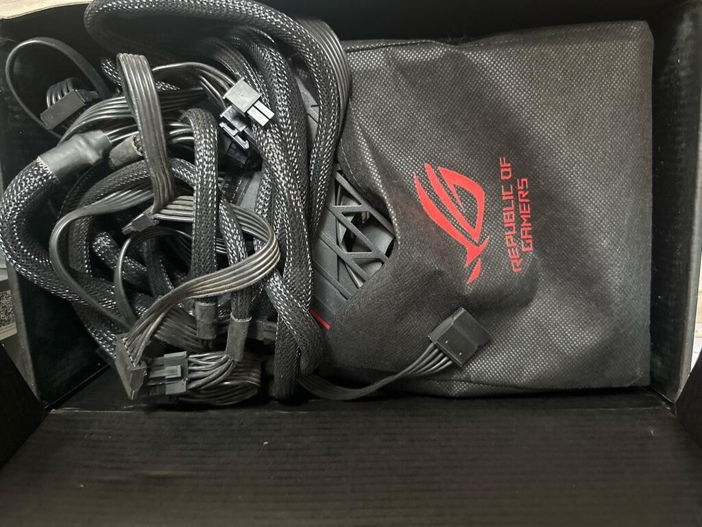 1000w asus rog strıx