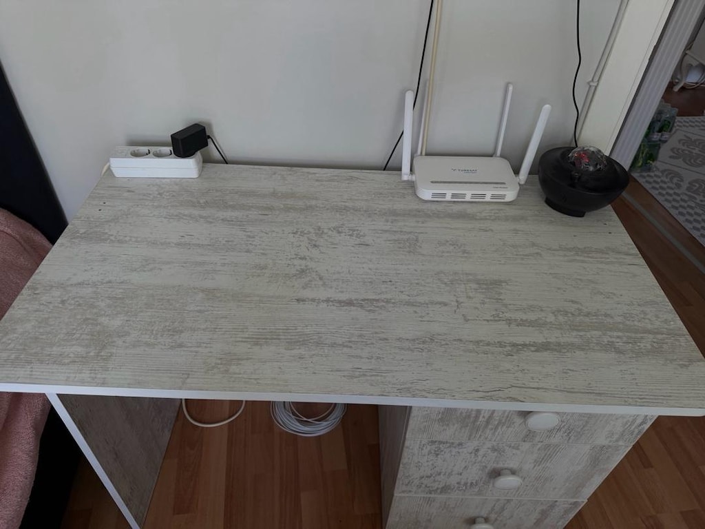 Ders çalışma masası ve sandalye