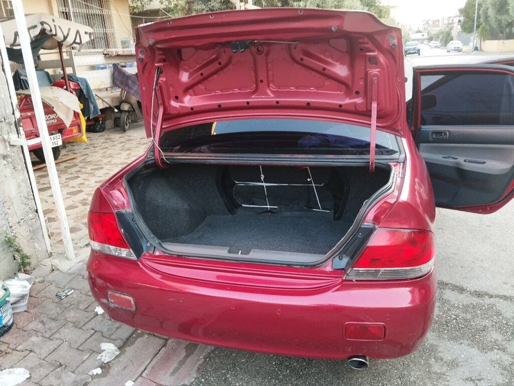 Kırmızı Lancer - 3