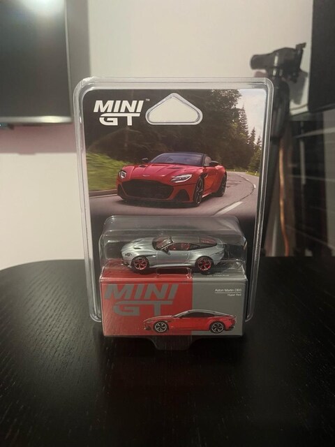 Mini GT Aston Martin DBS CHASE