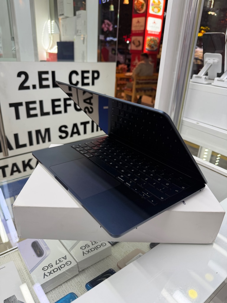 MACBOOK AİR M2 256/16 13 İNC 7 AYLIK TR! - 3