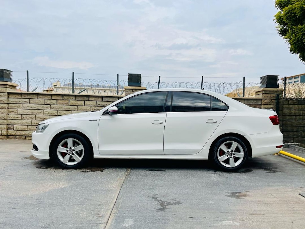 Beyaz Volkswagen Jetta - 5