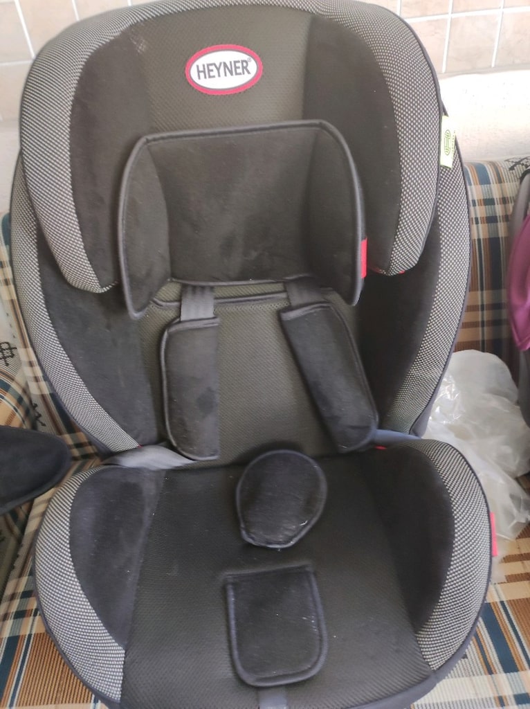 Araba çocuk koltuğu