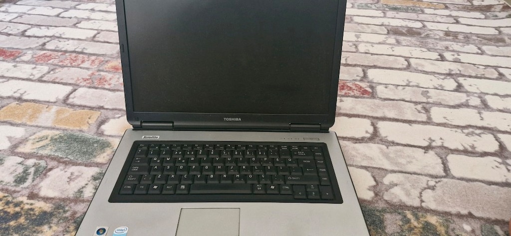 ACİL SATILIK Toshiba l40 - 6