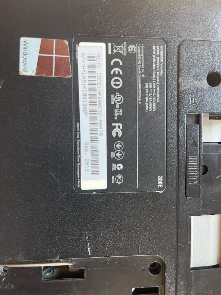 Samsung Np300E5C-A06TR Üst kasa ve Klavye Takımı - 3