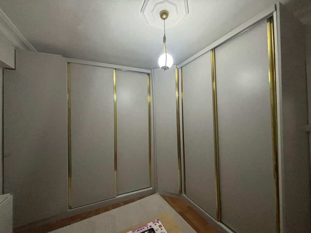 4 sürgülü iki kapaklı dolap