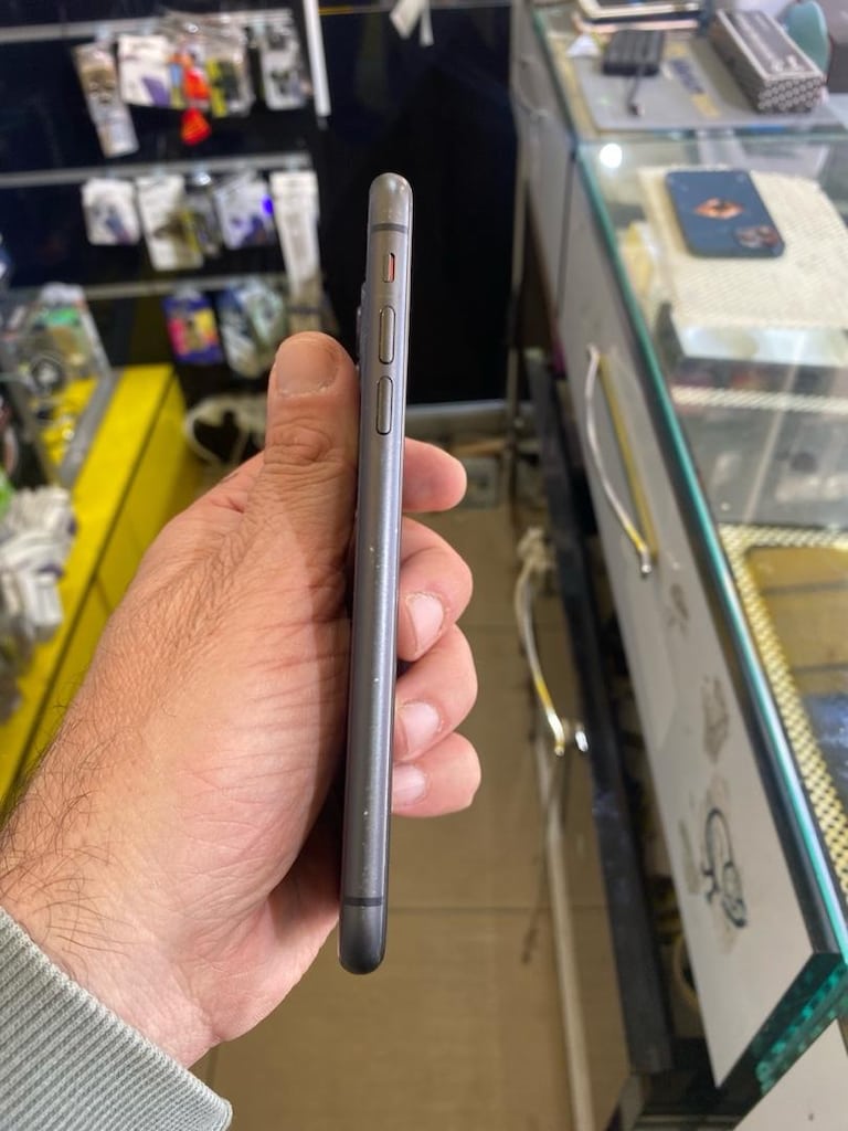 iPhone 11 64 gb siyah renk - 2