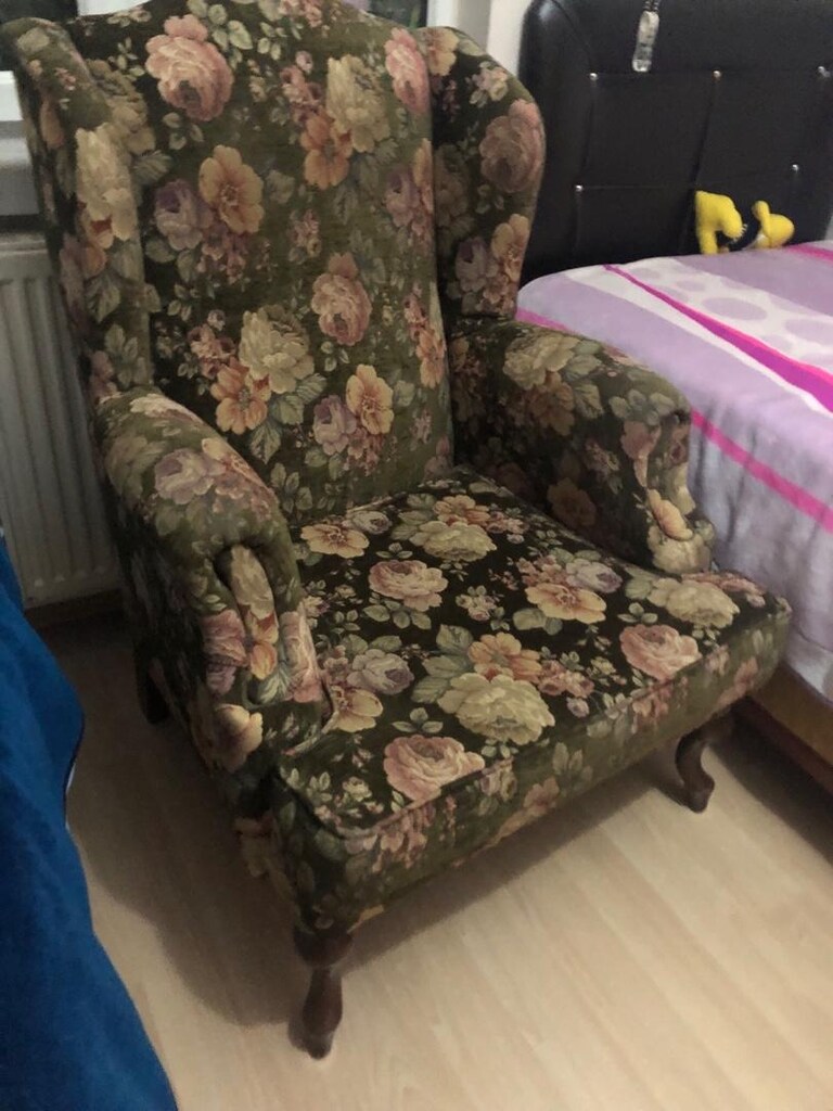 İstikbal berjer koltuk iki adet.Tekli fiyatı - 2