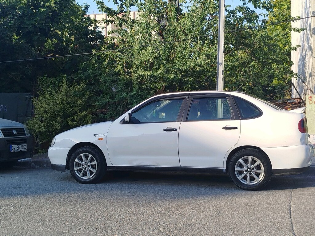 sahibinden satılık temiz Seat Cordoba 1.9 ahu motor 1999 model - 11