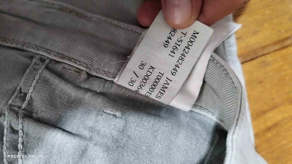 #Mavi jeans pantolon..önde ufak kusur, ağda az ezilme..ve ufak leke. - 6