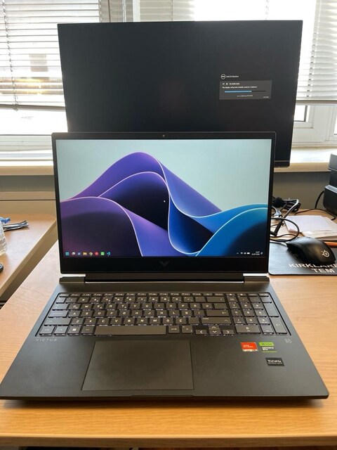 Hp Victus 16 Ryzen 5 7640HS 16GB Ram 512 gb SSD RTX4050