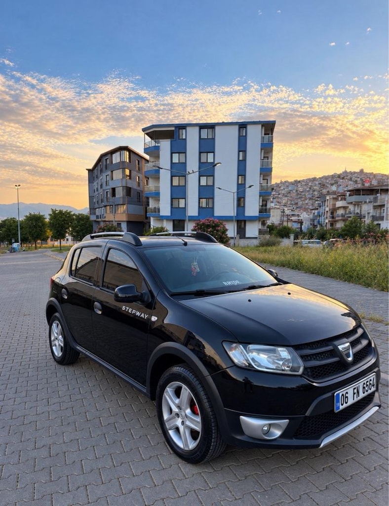 Sandero Stepway düşük km tertemiz - 3