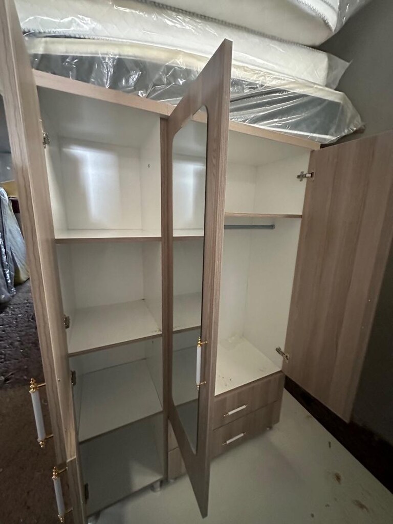 3 kapaklı lüks dolap sıfır ürün beyaz renk seçeneğide mevcut - 5