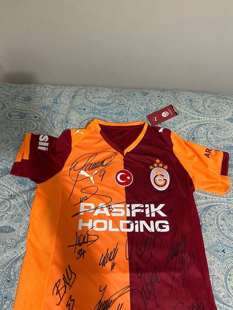 Galatasaray 25-26 Sezonu Futbolcu İmzalı Forma