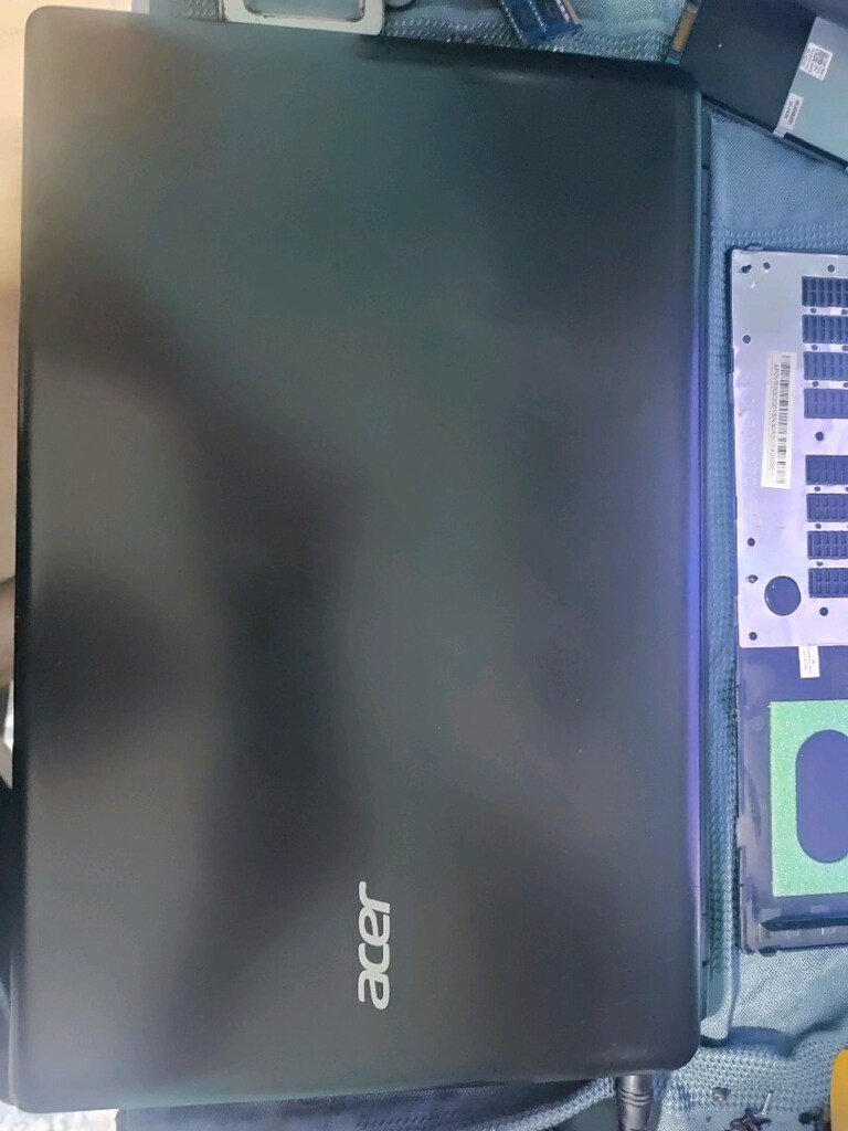 Acer Laptop - 3
