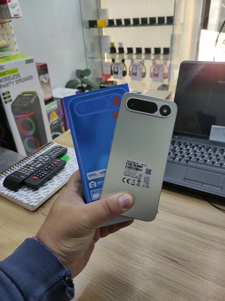 Tecno spark 50 5 g / 256 GB / 12 GB ram / 23 ay garantili hatasız ...