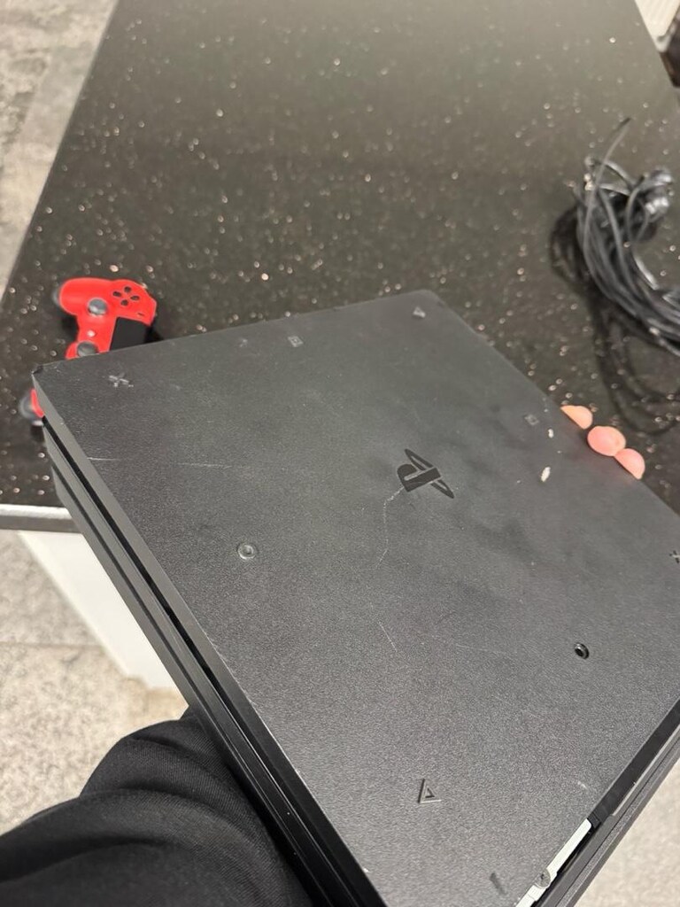 PS 4 PRO TEMİZ AÇILMAMIŞ CİHAZ - 5