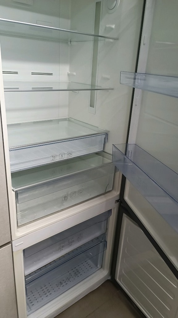 Beko Gri 580 Litre Alttan Donduruculu Nofrost Buzdolabı - 8