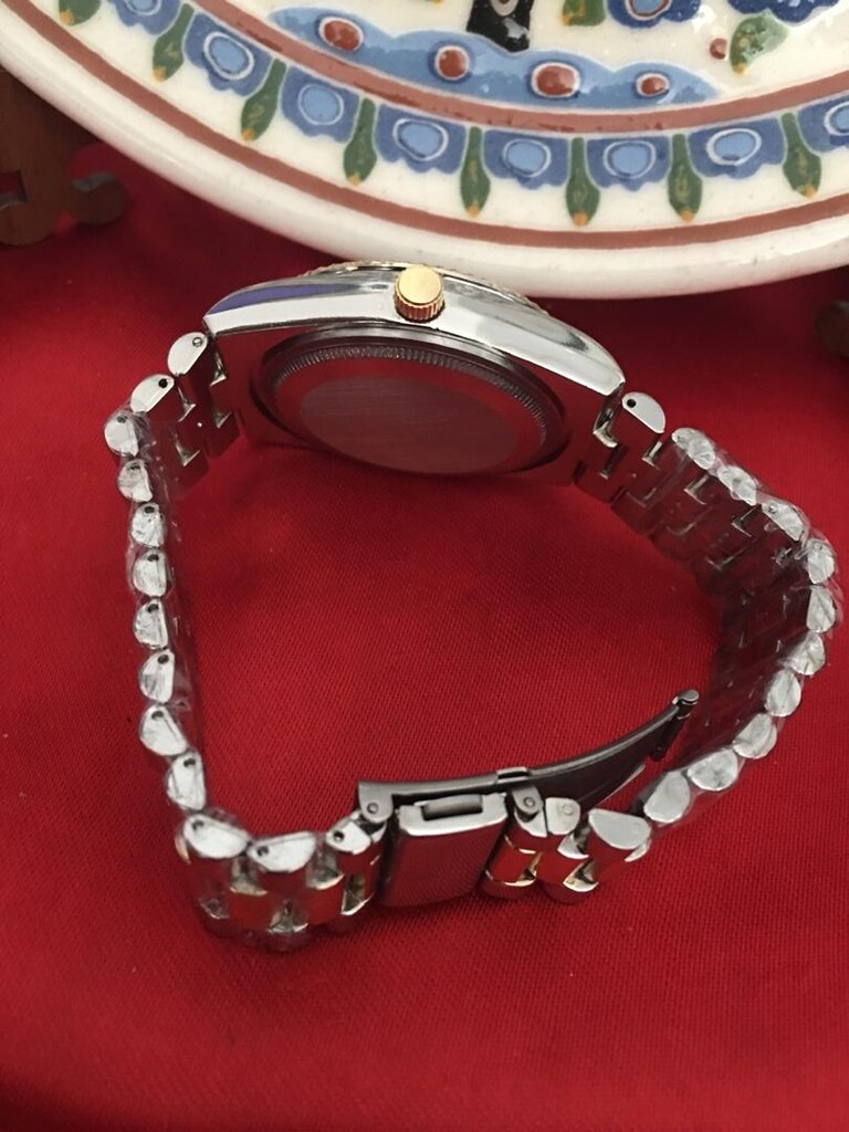 Rolex Oyster Perpetual: Şıklık ve İşlevsellik Bir Arada - 8
