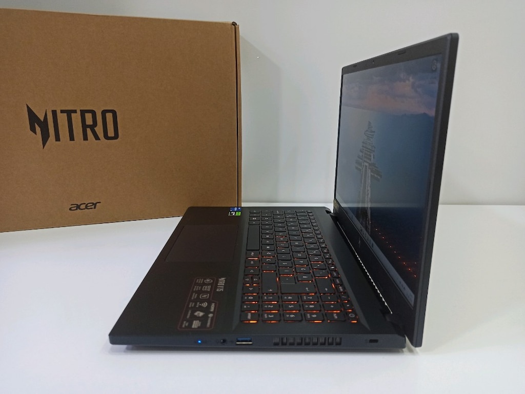 Acer Nitro V15 RTX 4050 6 GB i5 13 nesil 16 ram 512 SSD 165 Hz FHD - 4