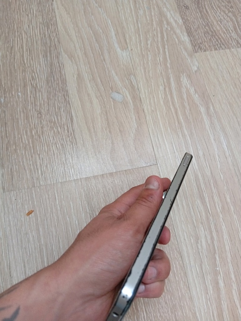REALME - 4
